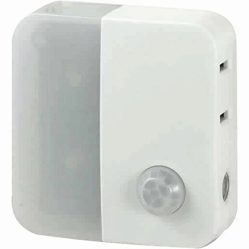 朝日電器（ELPA）　LEDセンサー付ライト コンセント差込タイプ（サービスコンセント付）　ホワイト　【品番：PM-LC301（W）】