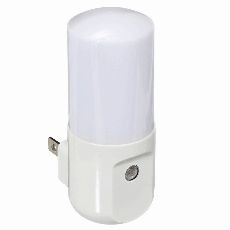 朝日電器（ELPA）　LEDセンサー付ライト コンセント差込タイプ　ホワイト　【品番：PM-L160（W）】