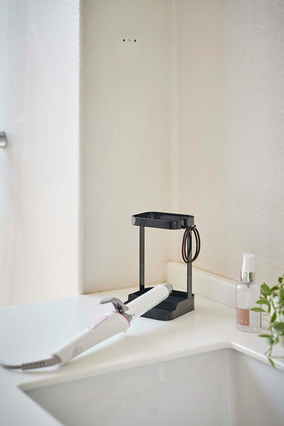 山崎実業 耐熱トレー付き ヘアーアイロンスタンド タワー ブラック 4903208050630 【品番：05063】