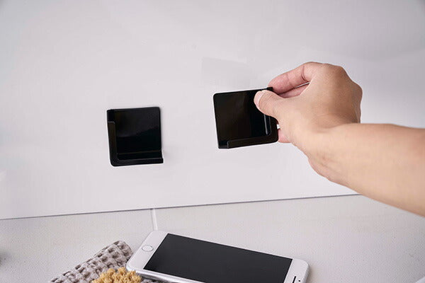 山崎実業 マグネットバスルームタブレットホルダー タワー ブラック 4903208049825 【品番：04982】