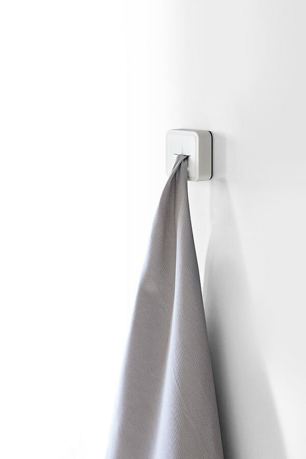 【メール便対応】山崎実業 マグネットキッチンタオルホルダー アクア ホワイト 4903208041331 【品番：04133】