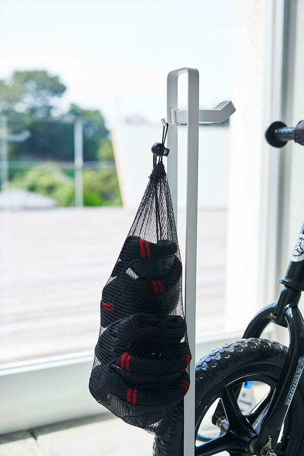山崎実業 ペダルなし自転車&ヘルメットスタンド タワー ホワイト 4903208043403 【品番：04340】●