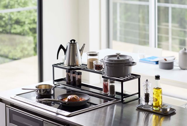 山崎実業　コンロ奥ラック 排気口カバー付  タワー 60cmコンロ用　ブラック　【品番：05269】