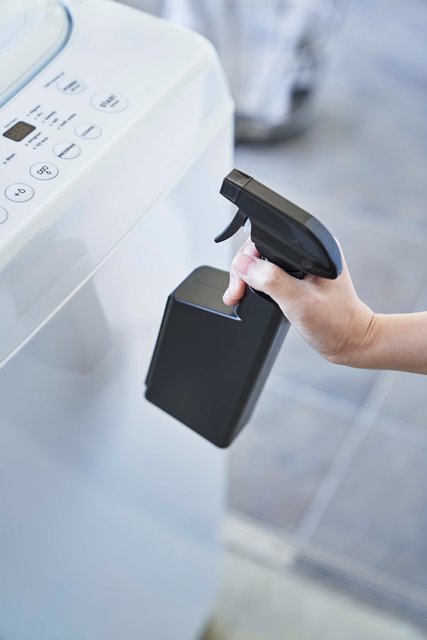 山崎実業　マグネットスプレーボトル タワー　ブラック　【品番：05381】