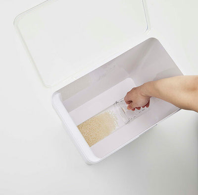 山崎実業 密閉米びつ タワー 10kg 計量カップ付 ホワイト 4903208054232 【品番：05423】●