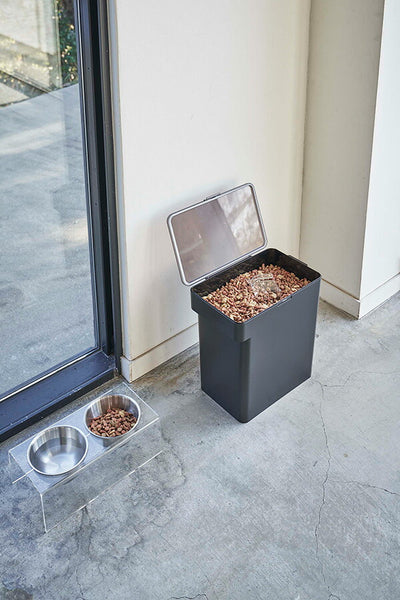 山崎実業 密閉米びつ タワー 10kg 計量カップ付 ブラック 4903208054249 【品番：05424】●