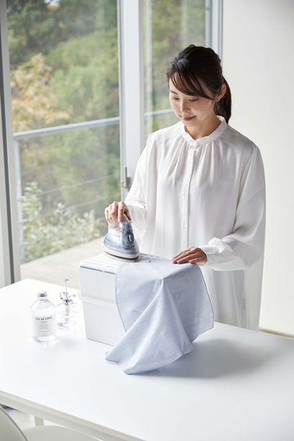 山崎実業　北欧暮らしの定番 アイロン掛けできる蓋付きアイロン収納ケース チェック グレー　【品番：05459】●