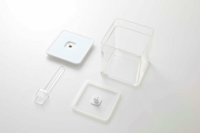 山崎実業　スプーン付き バルブ付き密閉保存容器 タワー　ホワイト　【品番：05465】