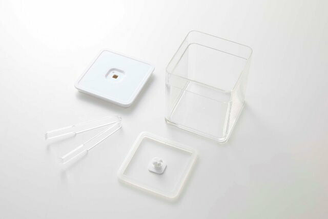 山崎実業　トング付き バルブ付き密閉保存容器 タワー　ホワイト　【品番：05467】