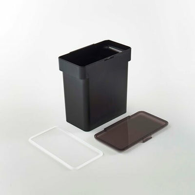山崎実業　密閉袋ごとペットフードストッカー タワー 3kg 計量カップ付　ブラック　【品番：05614】