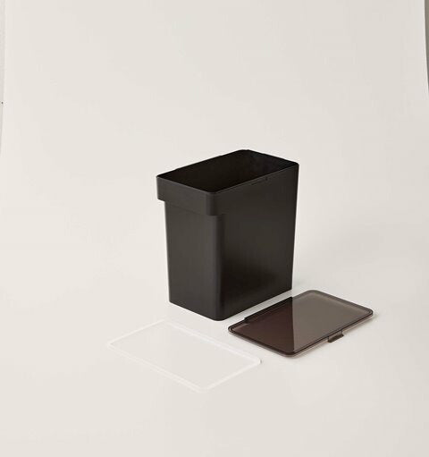 山崎実業　密閉ペットフードストッカー タワー 6.5kg 計量カップ付　ブラック　【品番：05616】
