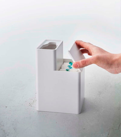 山崎実業 替えブラシ収納付き流せるトイレブラシスタンド タワー ホワイト 4903208057226 【品番：05722】