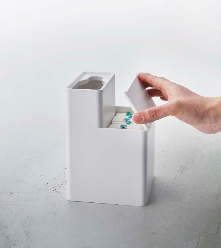 山崎実業 替えブラシ収納付き流せるトイレブラシスタンド タワー ホワイト 4903208057226 【品番：05722】