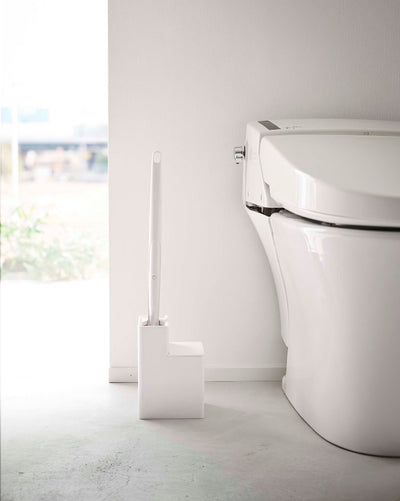 山崎実業 替えブラシ収納付き流せるトイレブラシスタンド タワー ホワイト 4903208057226 【品番：05722】