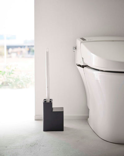 山崎実業 替えブラシ収納付き流せるトイレブラシスタンド タワー ブラック 4903208057233 【品番：05723】