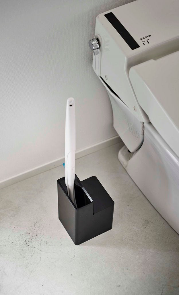 山崎実業 替えブラシ収納付き流せるトイレブラシスタンド タワー ブラック 4903208057233 【品番：05723】