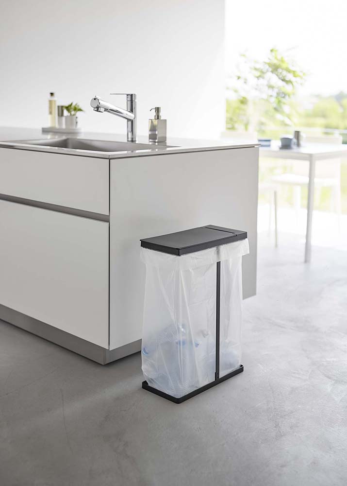 山崎実業　スリム蓋付き分別ゴミ袋ホルダー タワー 45L　ブラック　【品番：05839】