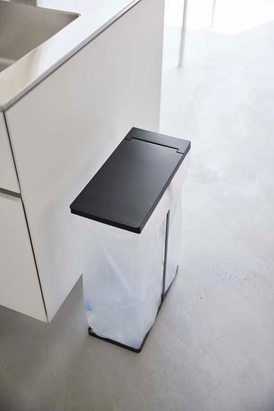 山崎実業　スリム蓋付き分別ゴミ袋ホルダー タワー 45L　ブラック　【品番：05839】